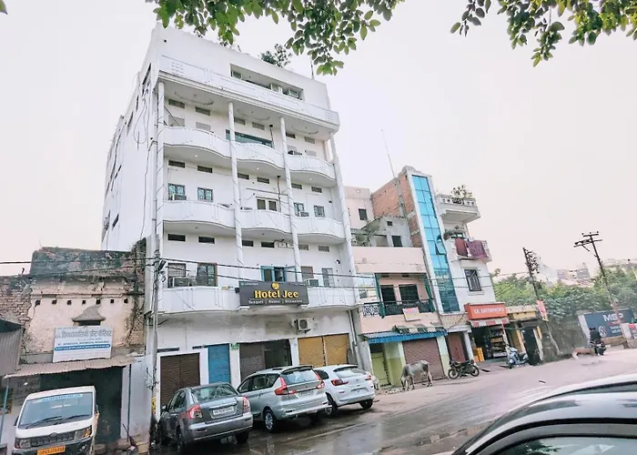 Hotel Jee, Varanasi